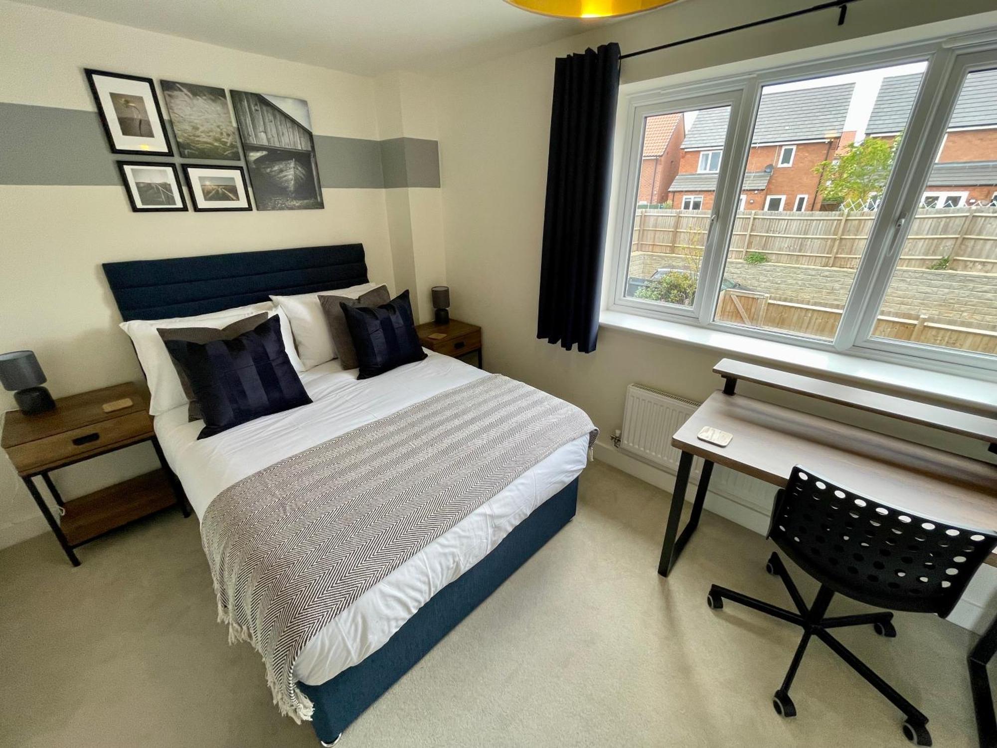 3-Bedroom Luxury Stay With Free Parking Market Harborough Exterior foto