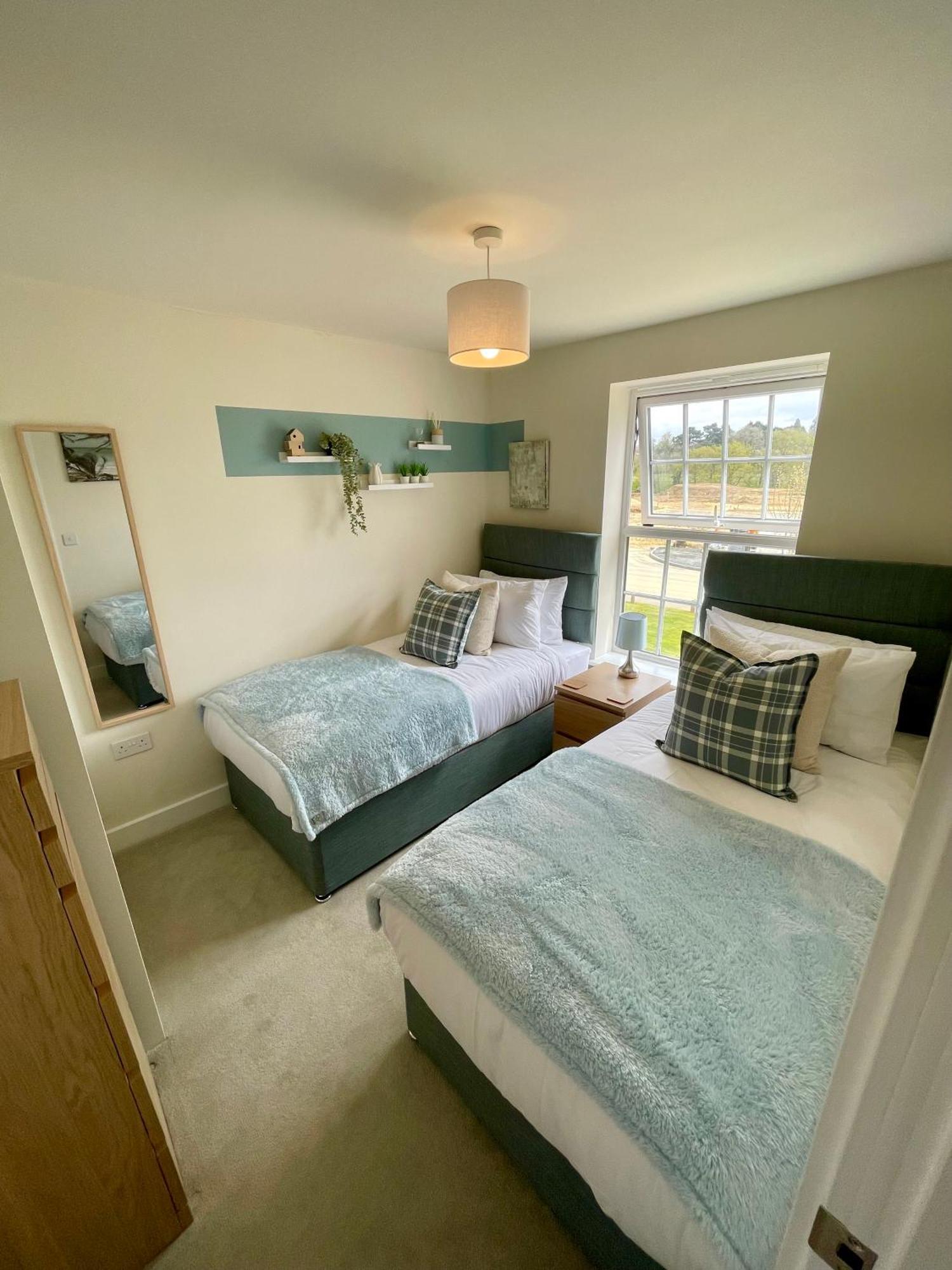 3-Bedroom Luxury Stay With Free Parking Market Harborough Exterior foto